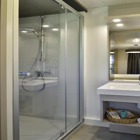 Alpstuga Group Near Sea In